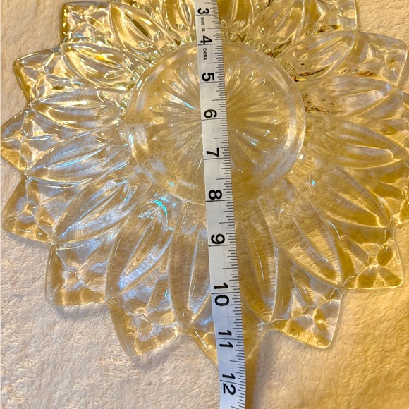 Vintage Federal Glass Serving Plate Flower Petal Design Starburst 12 inches - Picture 6 of 11